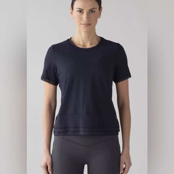 lululemon athletica Tops - Lululemon Sole Training Short Sleeve polka dot size 4 no size tag